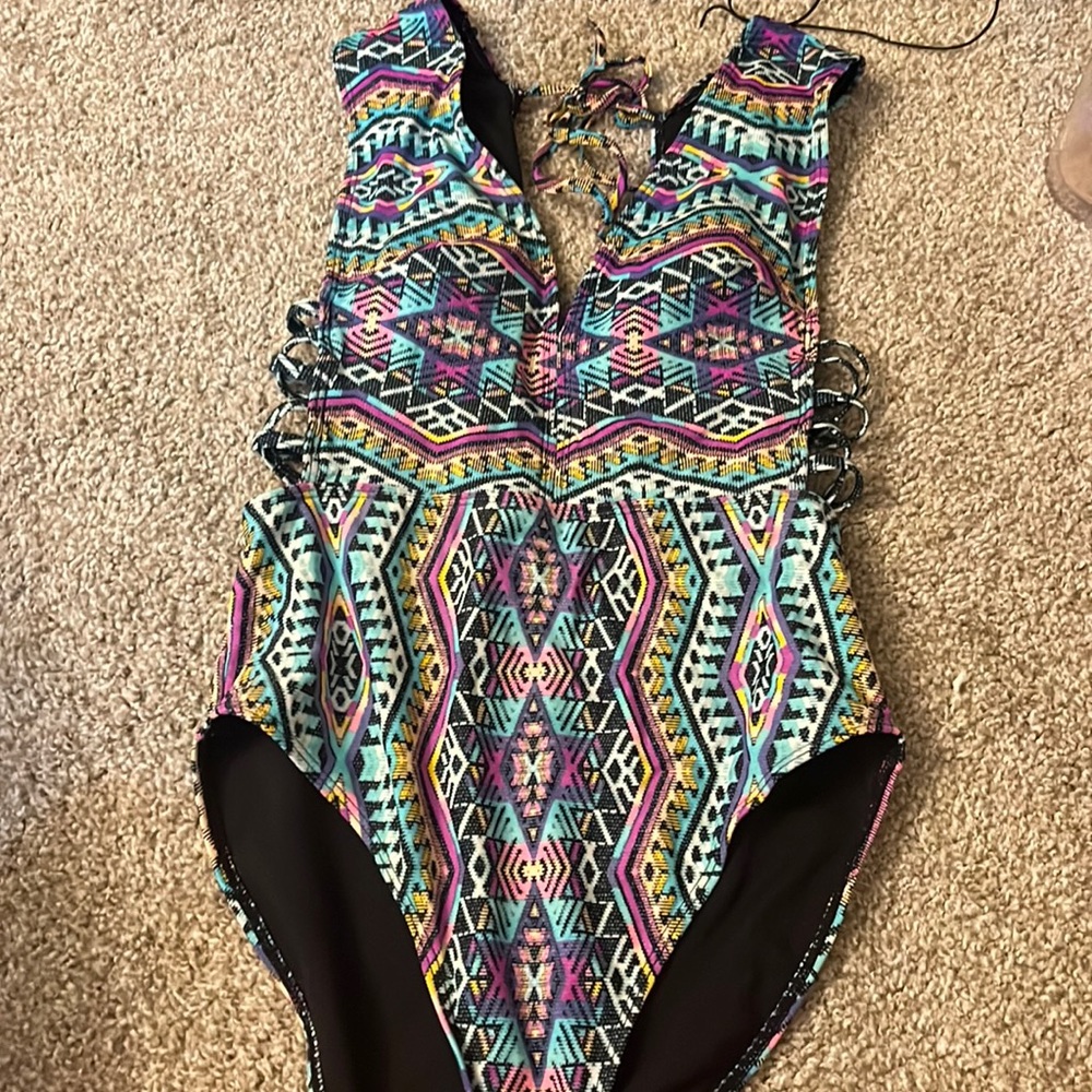 Backless one piece swimsuit